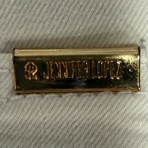 Jennifer Lopez Hip Zip Capri - Picture 8 of 8